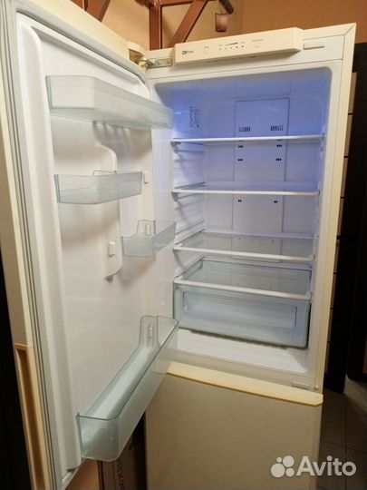 Холодильникsamsung