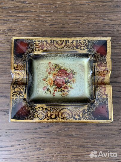 Декоративная тарелка декупаж под стеклом