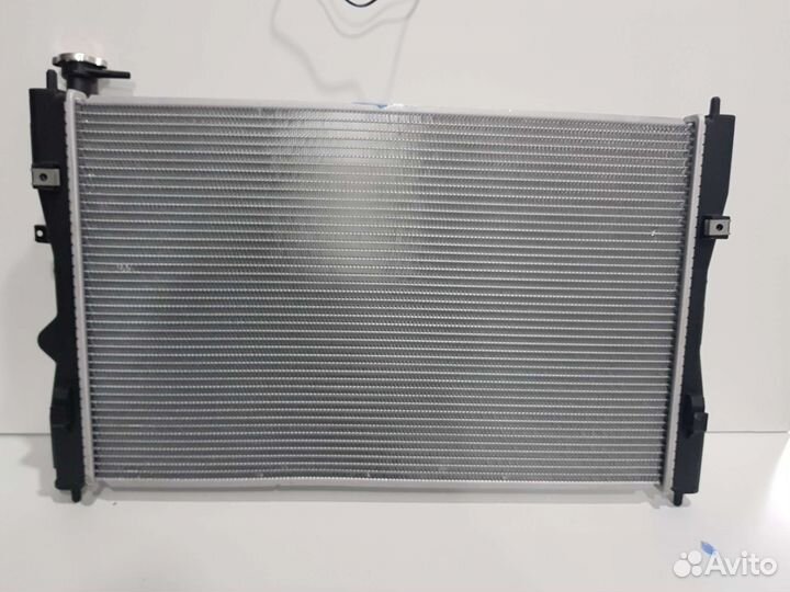 Радиатор охлаждения двиг Mitsubishi Colt нов ори