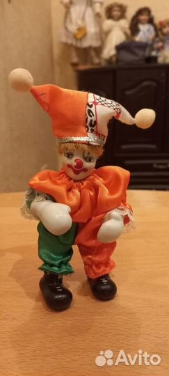 Маленькие фарфоровые клоуны
