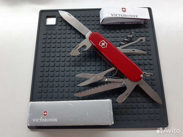 Швейцарский нож Victorinox Huntsman 1.3713