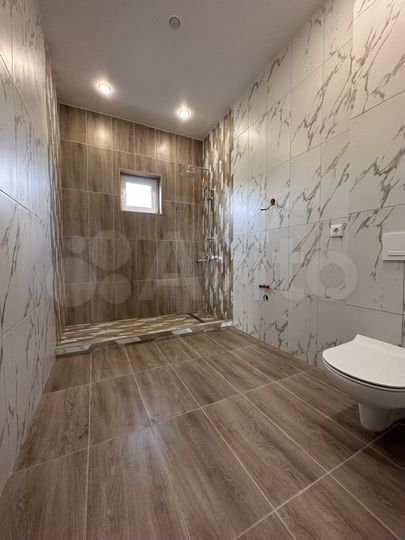 Дом 195 м² на участке 8,5 сот.