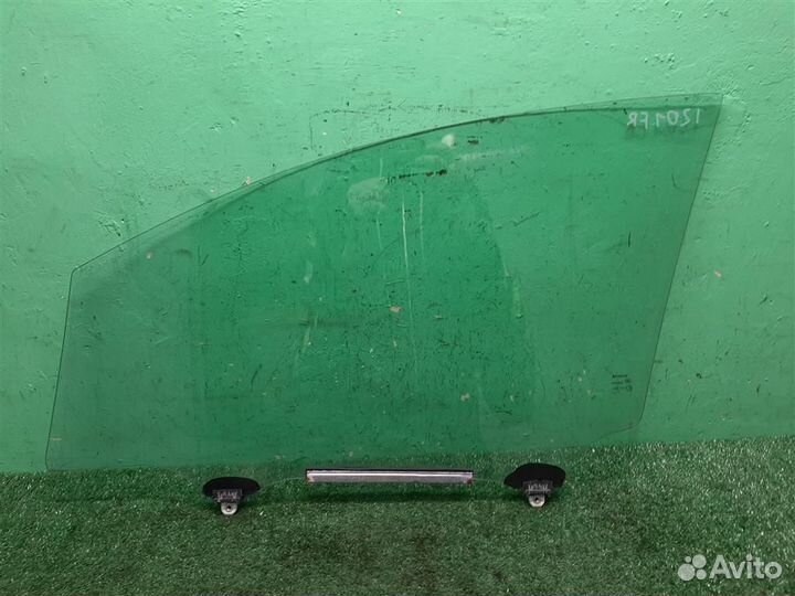 Стекло переднее правое Toyota Verso R2 2009