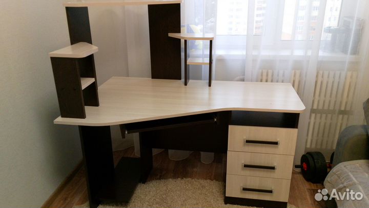 Компьютерный стол