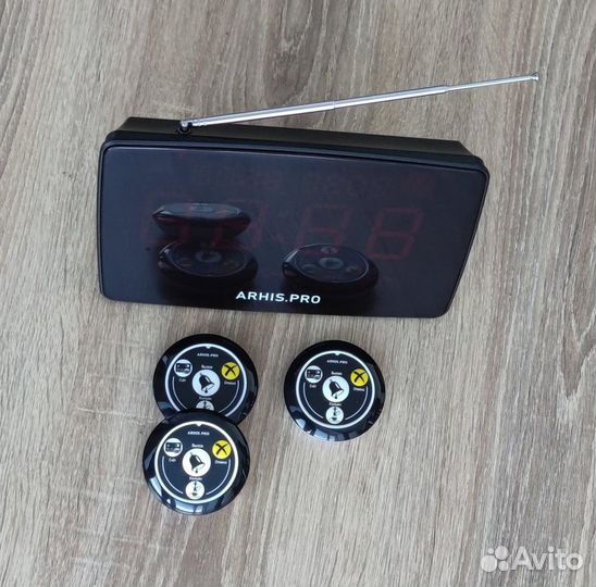 Табло вызова официанта-калянщика и кнопка вызова