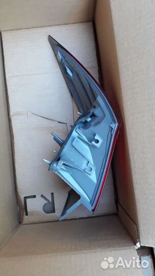 Продам оригинальные задние фары toyota corollа