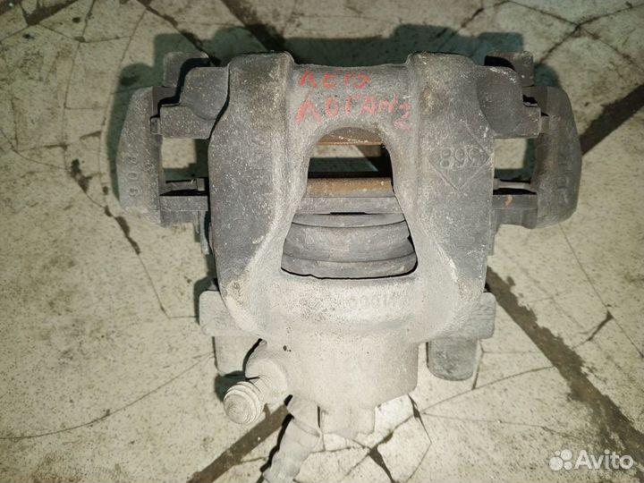 Суппорт передний левый renault logan 2