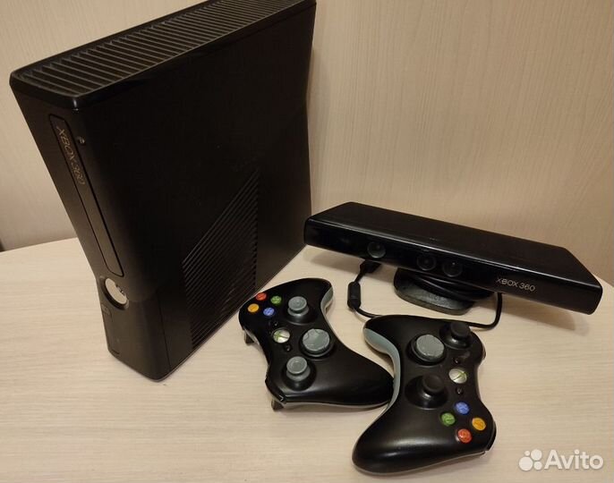 Xbox 360 S 250Gb Freeboot 30 Игр