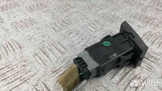 Кнопка аварийки suzuki liana 1 (SEA37I501)