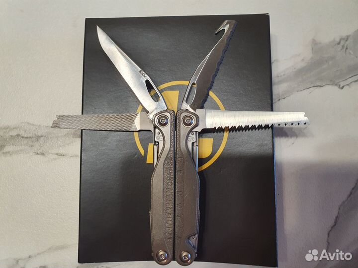 Мультитул leatherman charge plus tti