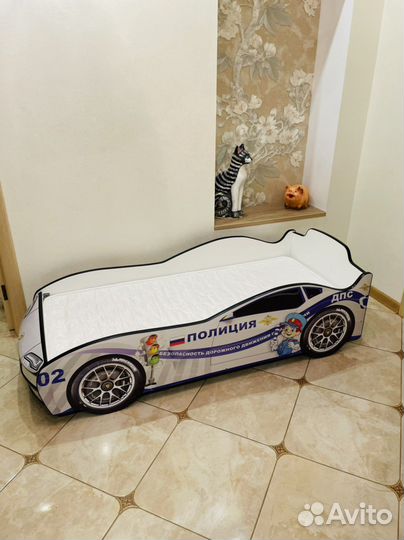 Детская кровать машина с матрасом