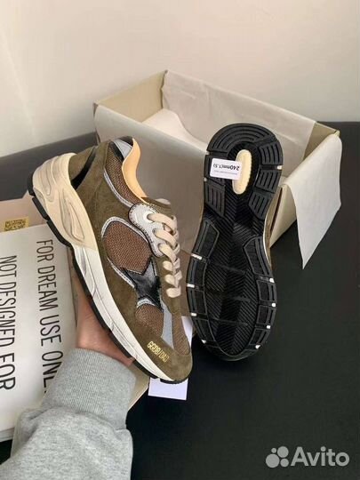 Кроссовки женские Golden Goose