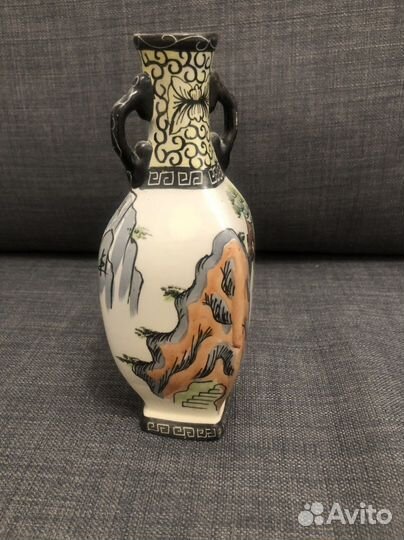 Ваза фарфоровая Китай