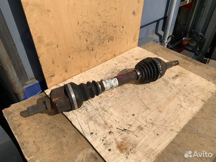 Полуось Привод передний левый Peugeot 407 2.0 HDi