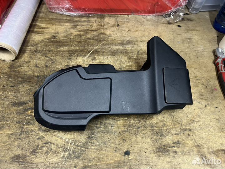 Крышка блока управления двигателем BMW X3 G01