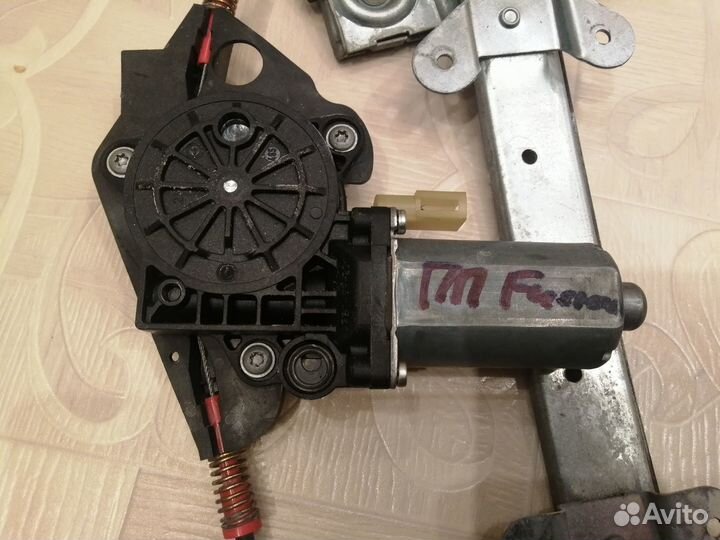 Стеклоподъемник передний правый Ford Fusion