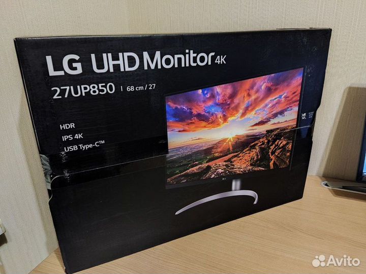 Монитор LG 27UL850-W 27