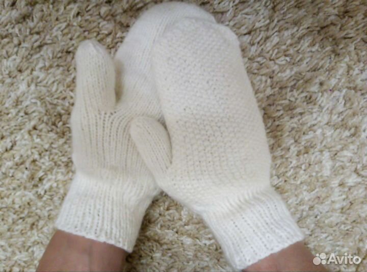 Вязаные варежки носки