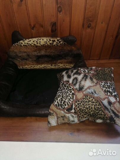 Лежанка для собак и кошек