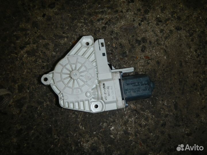 Моторчик стеклоподъемника для Volkswagen Touareg