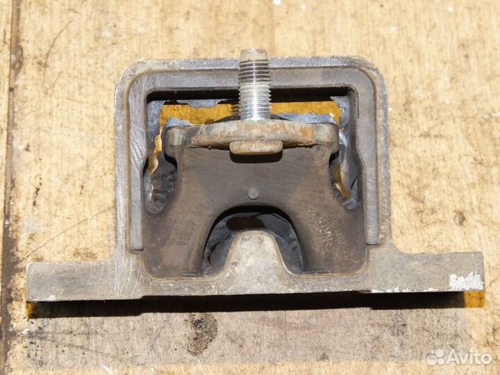 Опора АКПП задняя Infiniti EX/QX50 (J50)