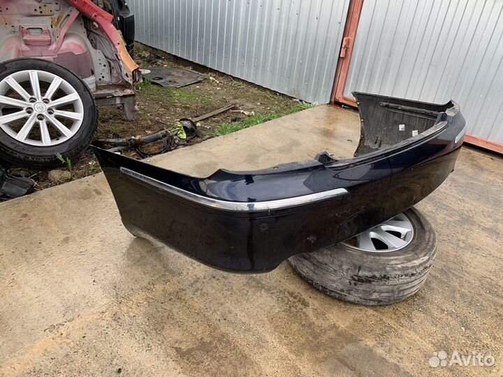 Задний бампер Toyota Majesta 186