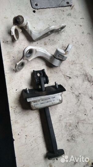 Петли и ограничитель форд фокус 2