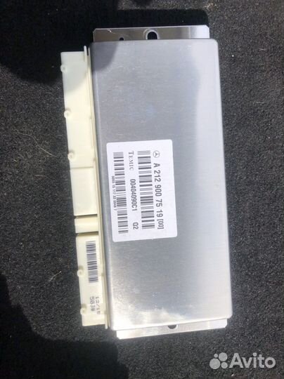 Блок управления пневмоподвемкой Mercedes CLS c218