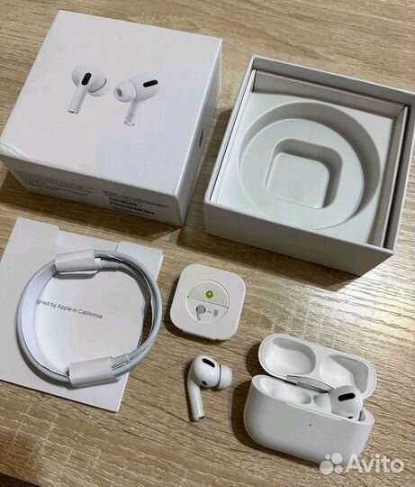Новые беспроводные наушники Airpods pro
