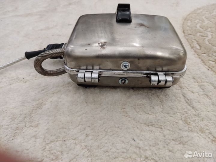 Электрическая вафельница бу