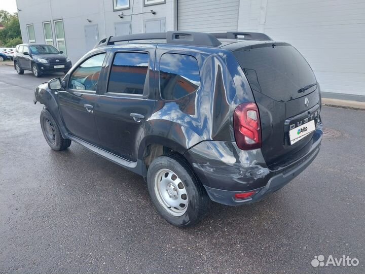 Renault Duster 1.6 МТ, 2020, битый, 153 200 км