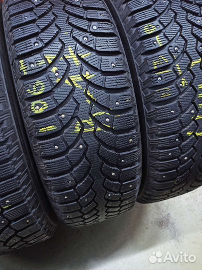 Bridgestone Blizzak Spike-01 225/65 R17 106T