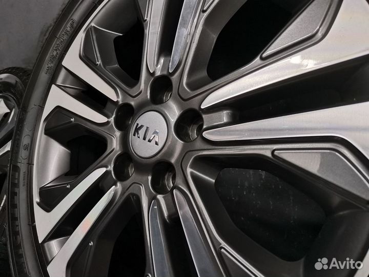 Комплект оригинальных колес KIA Optima K5 R18