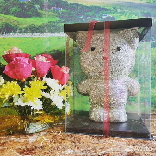 Hello Kitty из стеклянных страз, продам