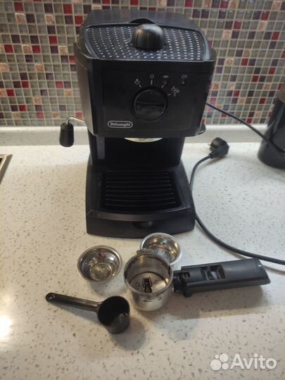 Продам электрическую рожковую кофеварку