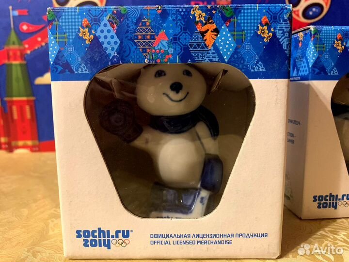 Мишка Хоккеист. Гжель Фарфор. Олимпиада Сочи 2014