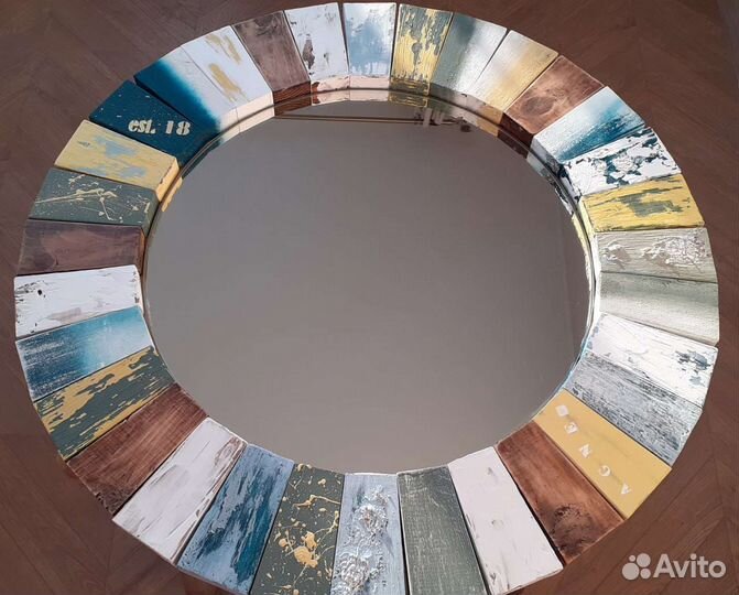 Дизайнерское зеркало в баллийском стиле