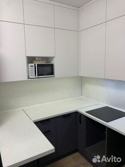 Кухонный гарнитур в современном стиле артикул 7660