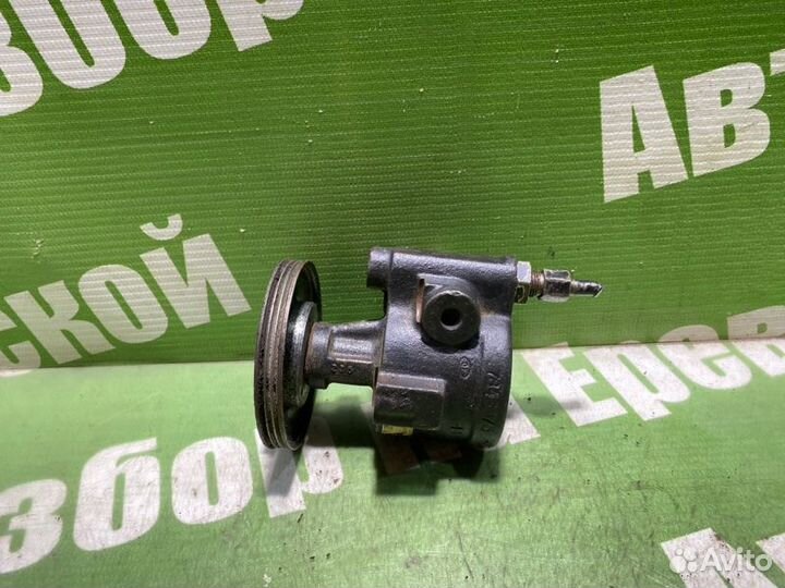 Насос гидроусилителя руля Renault Megane