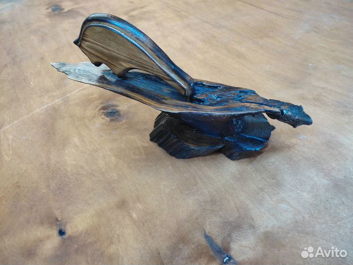 Статуэтка из дерева 