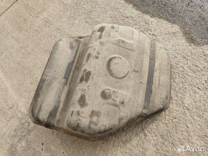 Бак топливный Audi 100 седан 2.3I 1992