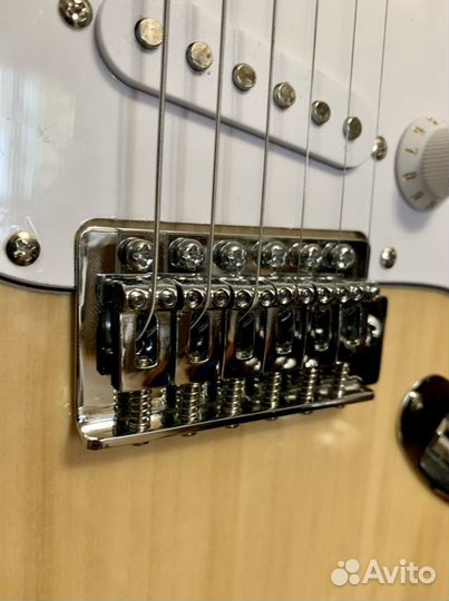 Электрогитара + каподастр + медиаторы