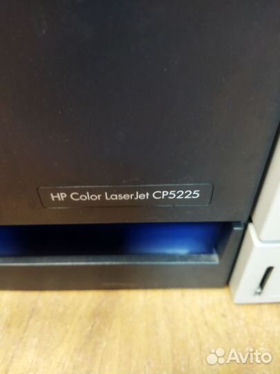 Цветной лазерный принтер HP Color LaserJet CP 5225