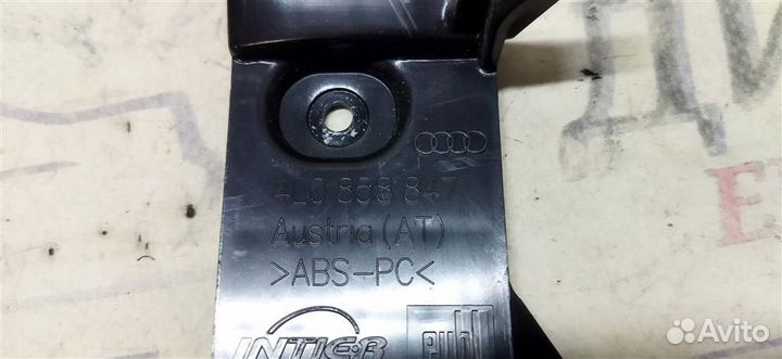 Кронштейн (сопут. товар) Audi Q7 2005