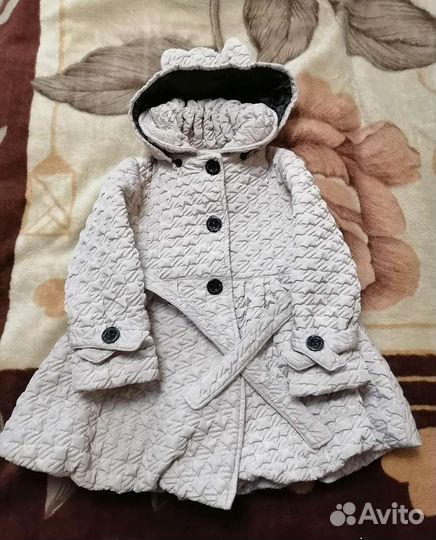 Пальто на девочку 4-5 лет