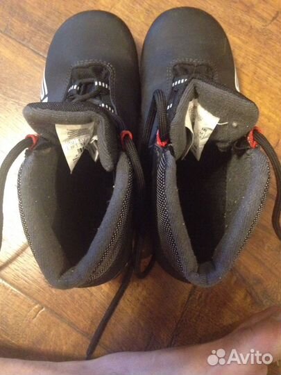 Ботинки лыжные детские р.р.32 и 34