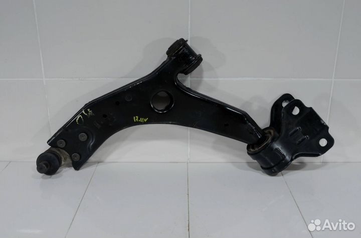 Рычаг нижний левый Ford Focus 3 2011+