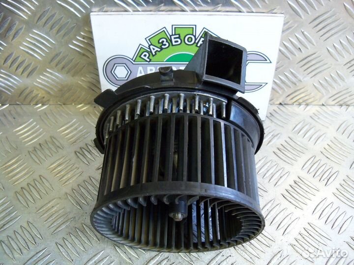 Моторчик отопителя Peugeot 307 2003г