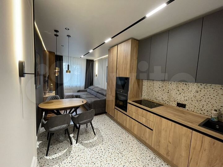 2-к. квартира, 81 м², 6/9 эт.