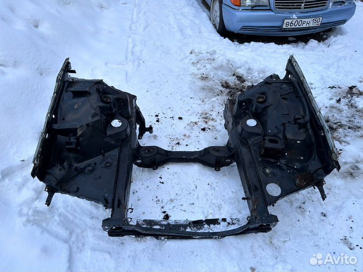 Передняя часть кузова на 126 Мерседес